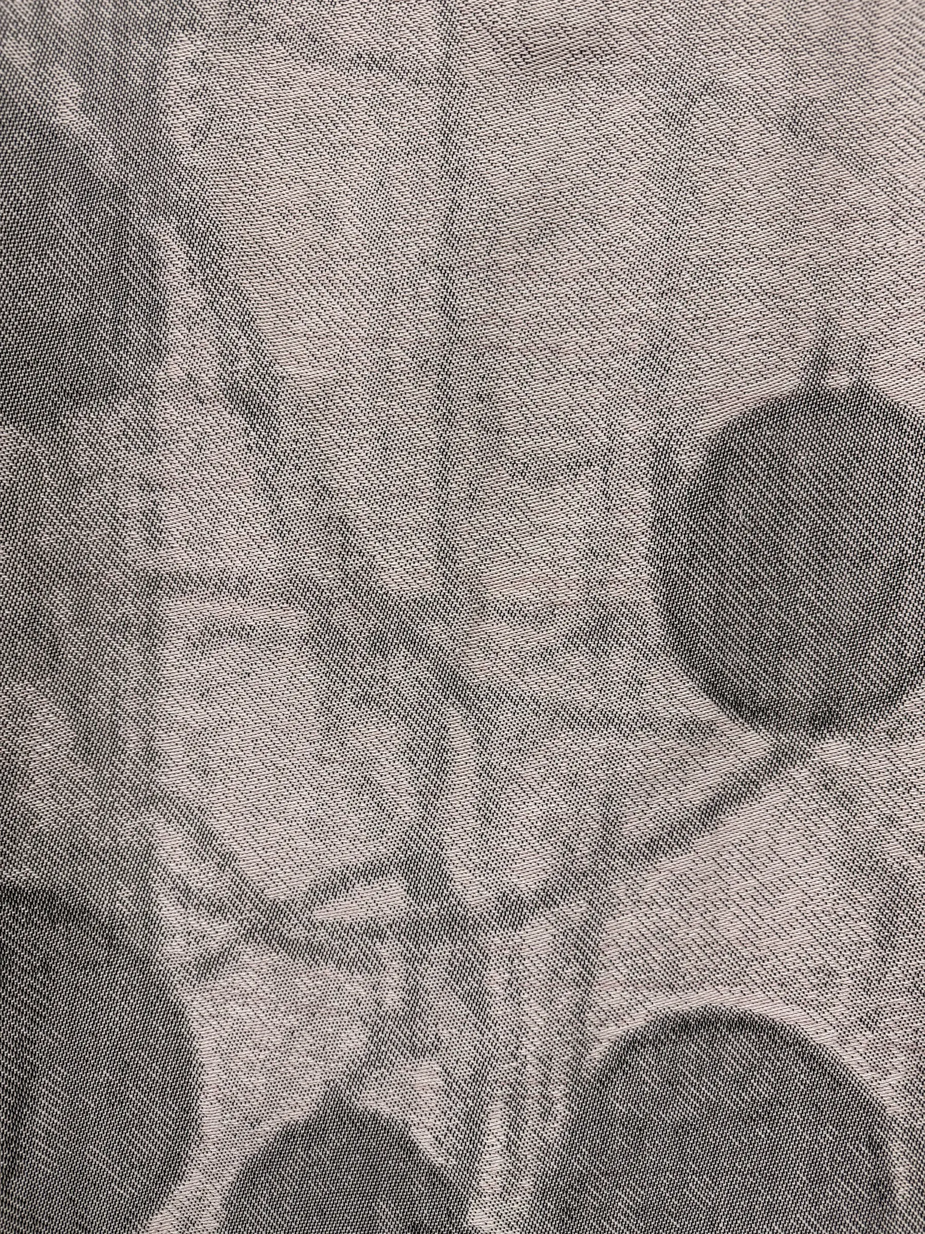 Patrick Bérubé, At the root of… (detail), (Ce)pendant [(Now)ever], Musée d'art de Joliette, 2026, close view of woven silk texture