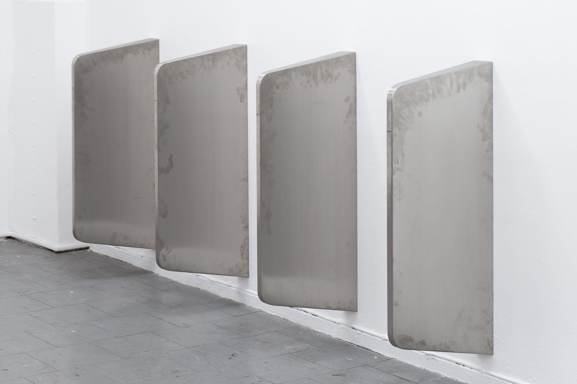 Ville Laurinkoski, Le Gay Voyage, Frère Angelo, Skånes konstförening, Malmö, 2026, four leaning steel partitions against wall