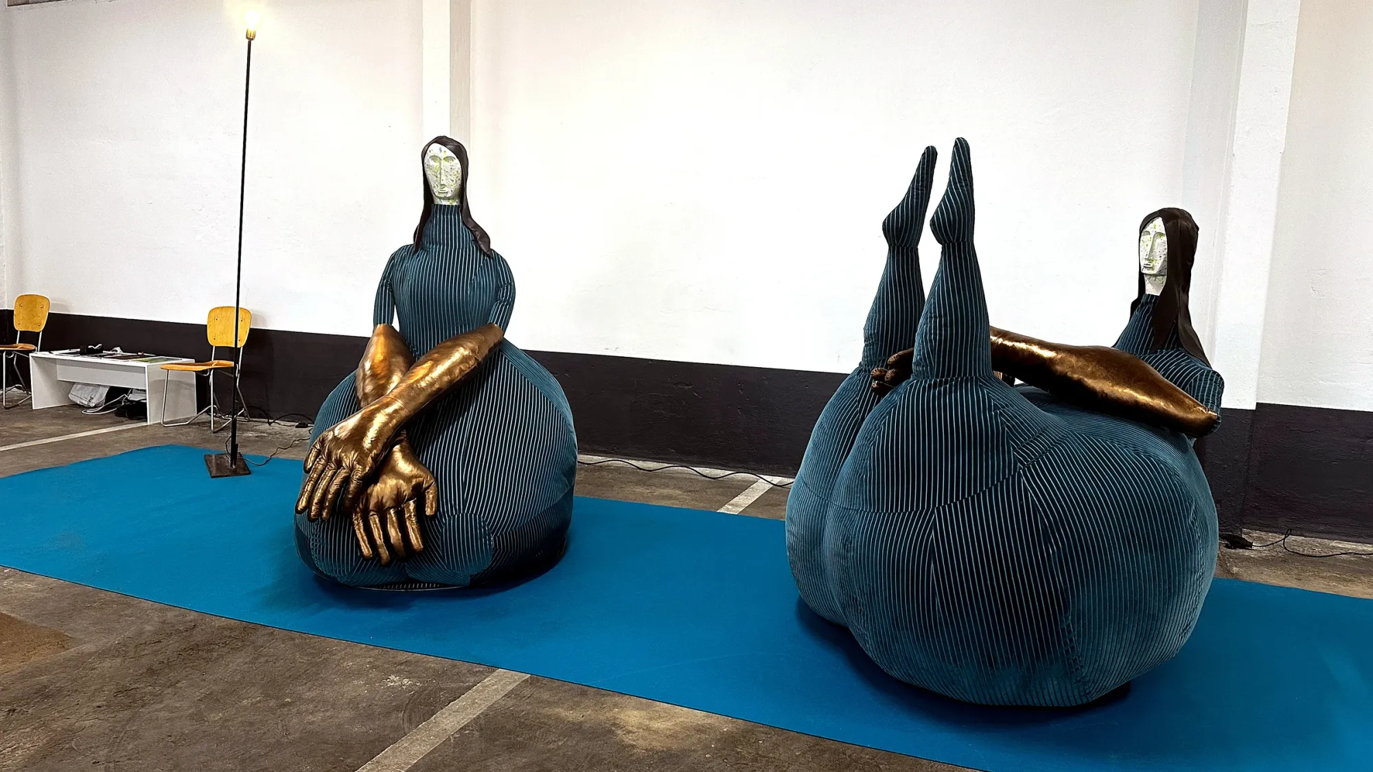 catapult contemporary review Installation view of a sculptural work by Jakob Lena Knebl, presented by Galerie Meyer*Kainer at Astoria Art Show Vienna 2026.