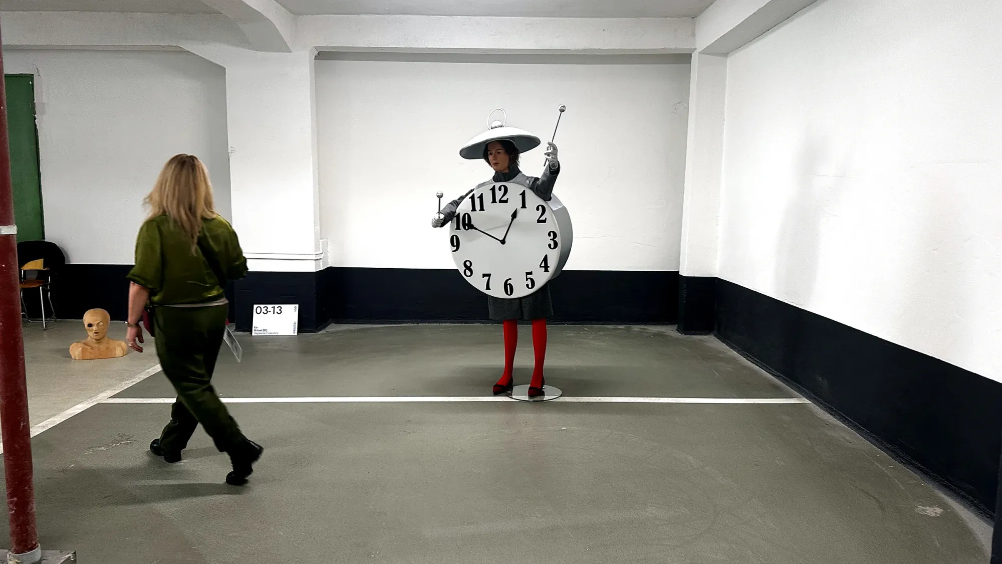 catapult conteporary - Installation view of a clock-inspired sculptural and performative work by Magdalena Frauenberg, presented by KIN Belgium at Astoria Art Show Vienna 2026.
