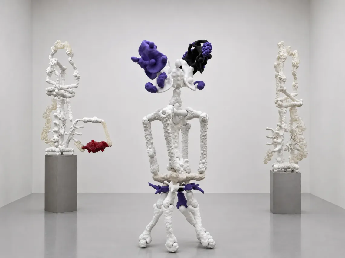 Ottone Radavi, artist, exhibition view - Installation view with three sculptures - Catapult Contemporary art platform
