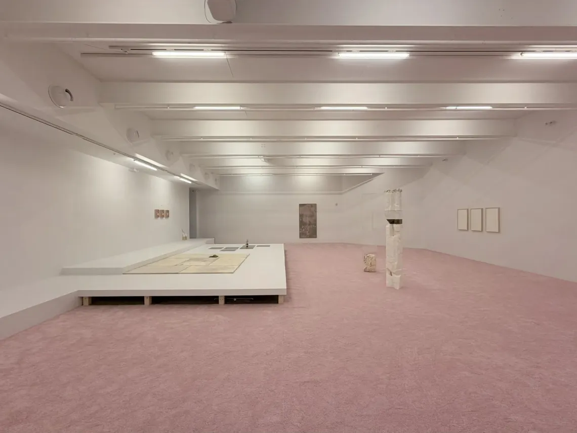 Alt Text: Patrick Bérubé, (Ce)pendant [(Now)ever], Musée d'art de Joliette, 2026, wide view exhibition view, catapult contemporary rev