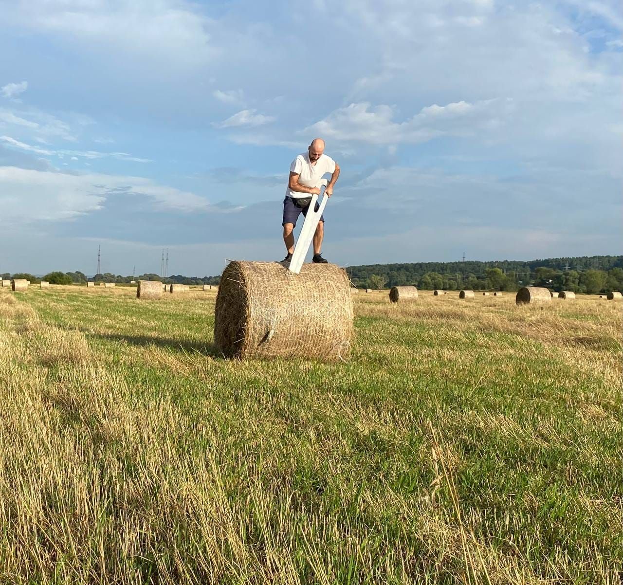 Ivan Vokov , artist in focus , land art project absurdity as social pressure, catapult munchies art club