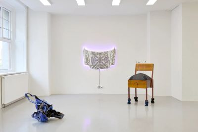 gavu-gallery-the-cake-is-a-lie-exhibition installation view Anna-Marie Berdychová, Valentýna Janů, Tereza Kalousová, Bety Krňanská, Markéta Slaná and Nik Timková. 