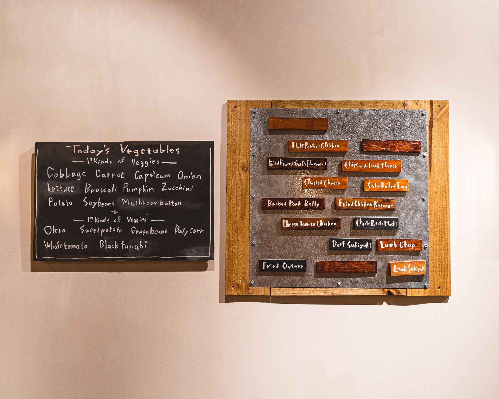 Signs showing "today's vegetables" and the menu