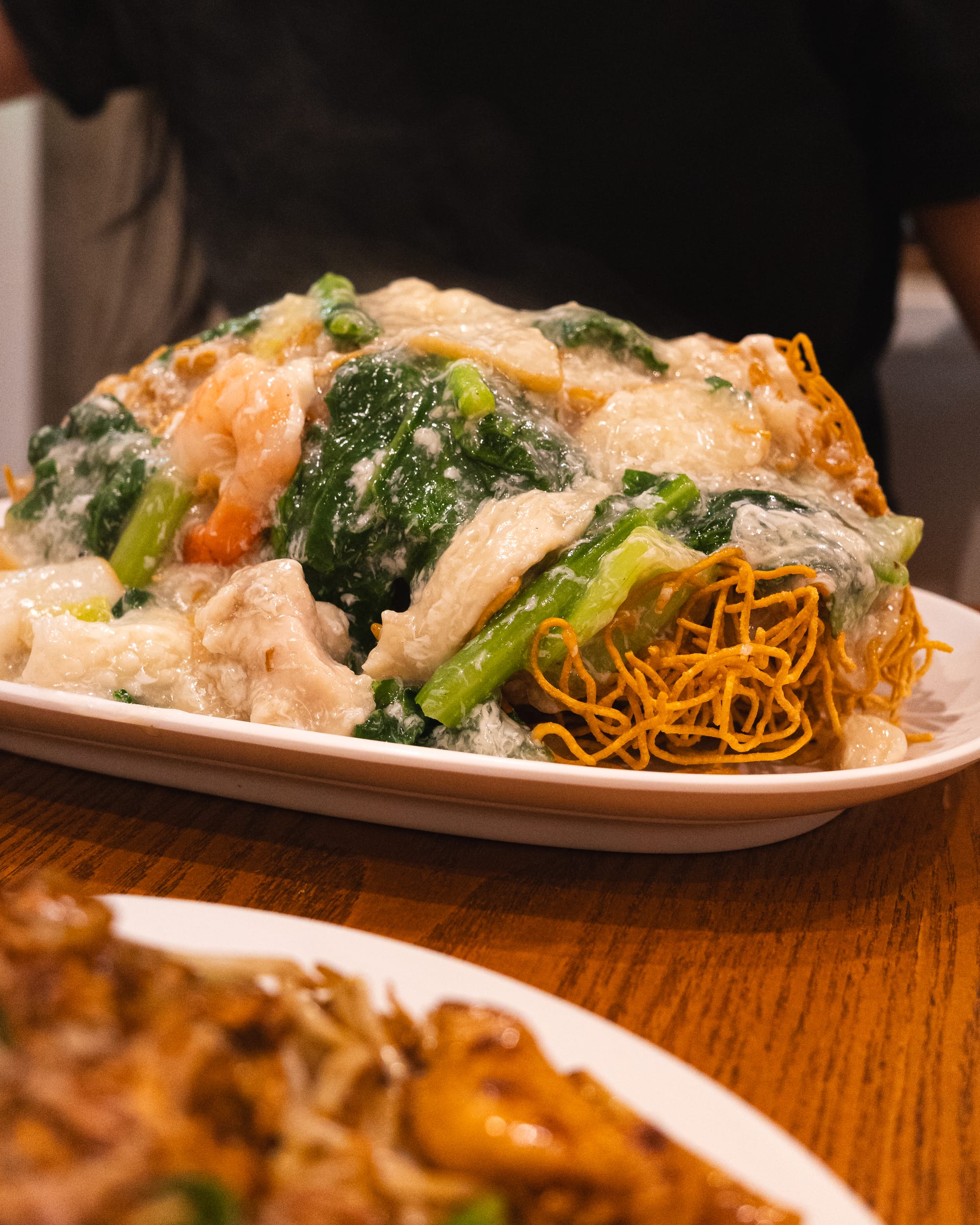 Crispy seafood chow mien