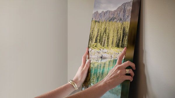 How To Hang Your Canvas Photo Print article hero