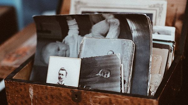 Vintage Crafts: Creating Stunning Black and White Canvas Prints from Photos article hero