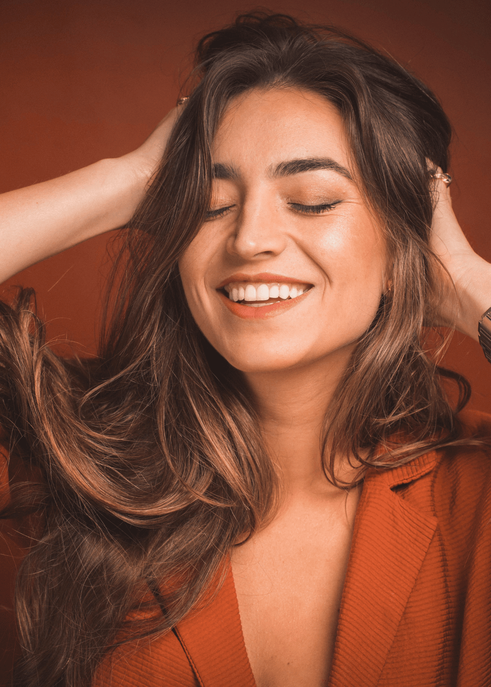 5 Best Hair Oils For Strengthening & Moisturizing