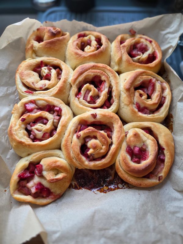 Rhubarb Rolls