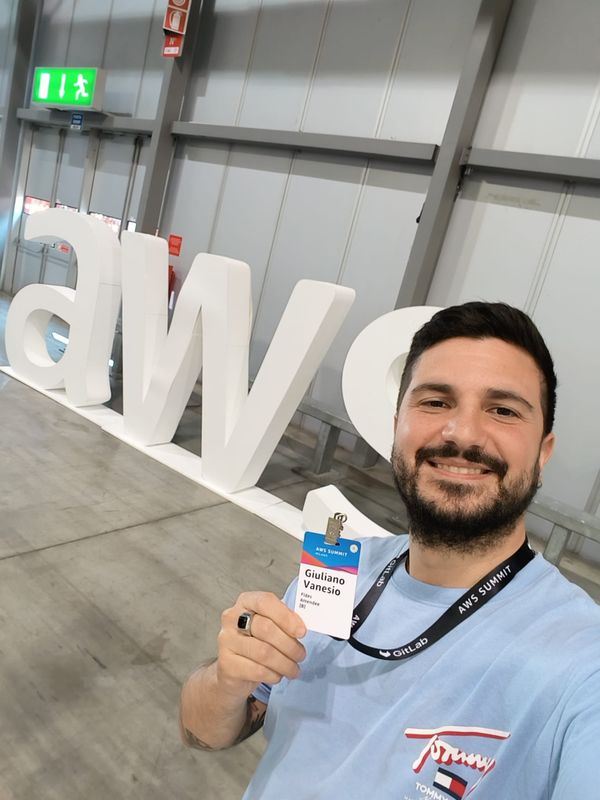 About Giuliano Vanesio