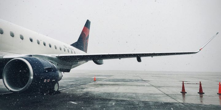 How eSIMs Help During Flight Cancellations and Airport Delays