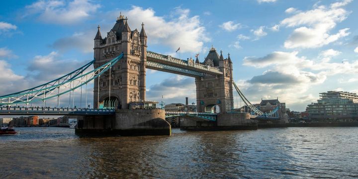 Best UK Prepaid SIM for Tourists: How to Choose, Buy & Use