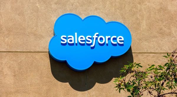 Ciberatacantes abusam de aplicativo Salesforce modificado para roubar dados e extorquir empresas