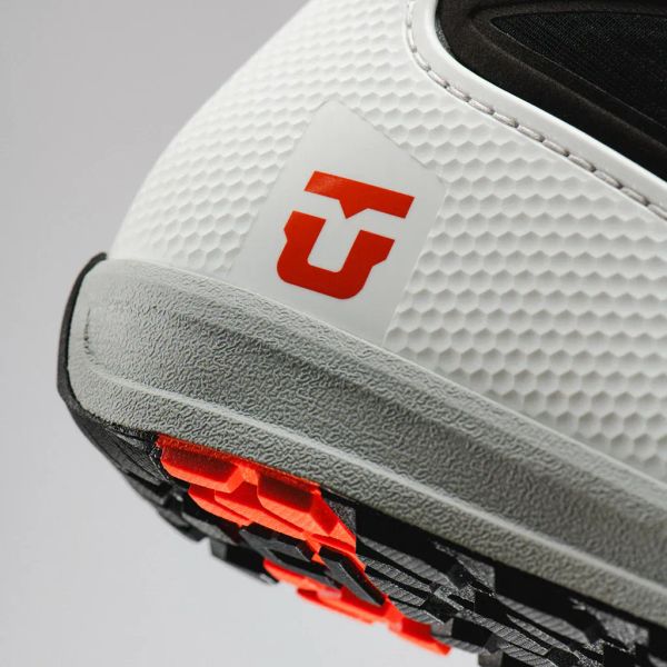 Union lance sa première botte de snowboard, la « Reset Pro »