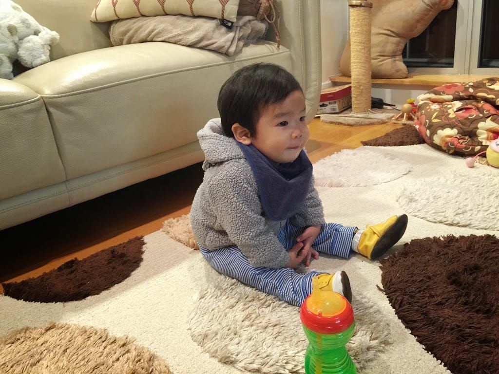 1Y3Ms Watching 巧虎 TV