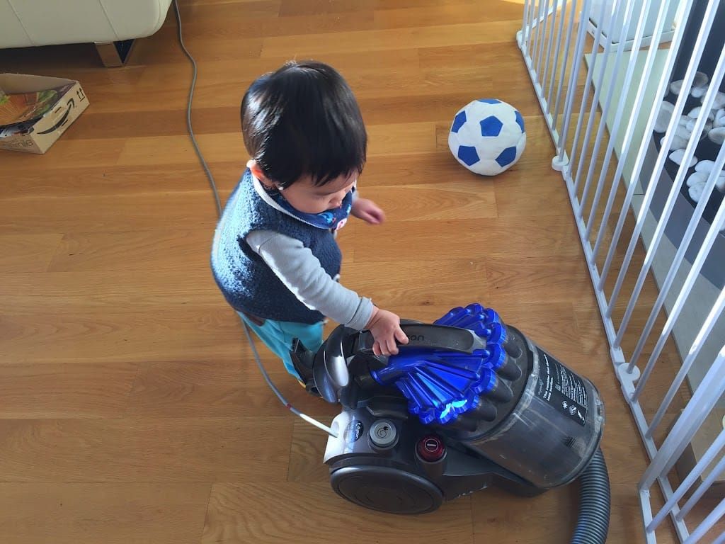 1Y3Ms Cedric loves the vacuum machines