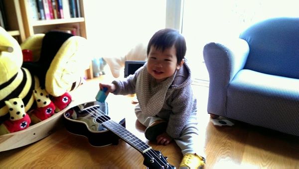 1Y3Ms Cedric vs. the Ukelele