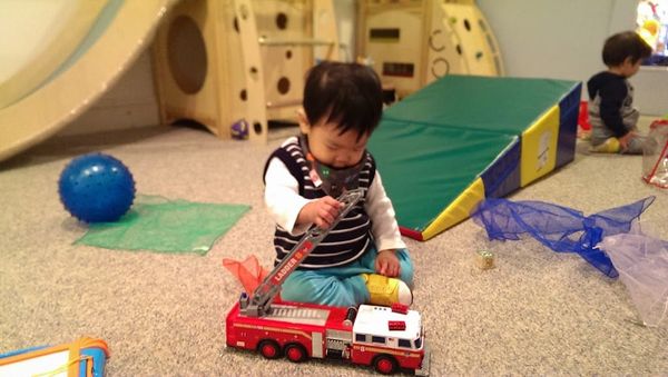 1Y3Ms Going to the drop off play group