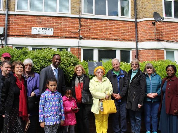 Jonathan Tyers plaque unveiled in Bermondsey