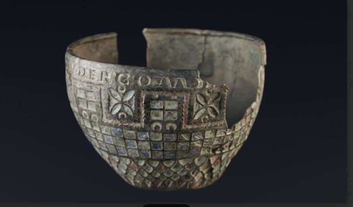 Una copa romana hallada en Soria revela un 'souvenir' del siglo II procedente del Muro de Adriano