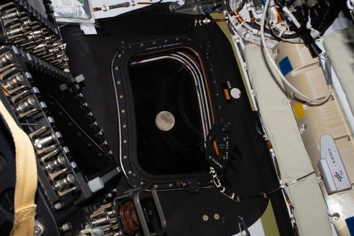 La tripulación de Artemis II, lista para el sobrevuelo por el lado oscuro de la Luna  este lunes