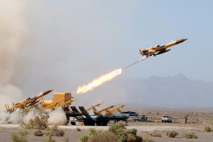 El Ejército de Irán amenaza con "abrir nuevos frentes" si EU reactiva su ofensiva
