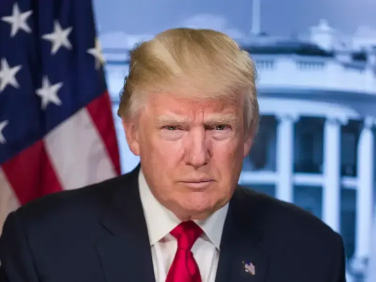 Trump anuncia más ataques contra Irán y avanza que EU tomará la isla de Jark "en un futuro no muy lejano"
