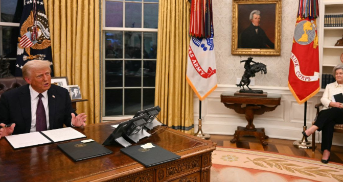 Trump Immediately Makes Sweeping Changes to Oval Office, Restores Military Tribute Removed by Biden