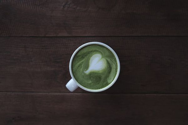 Das grüne Gold im Test: Wie der weltweite Matcha-Hype seine Spuren hinterlässt