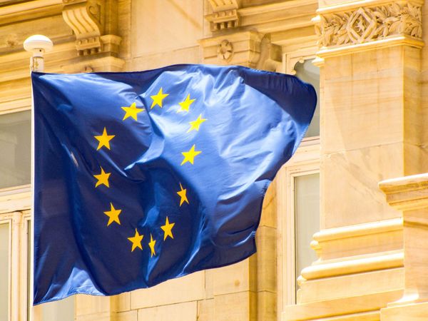 Überwachungs-Wahn oder Lebensretter? Das musst du über die neue EU-Kamerapflicht in jedem Neuwagen wissen!