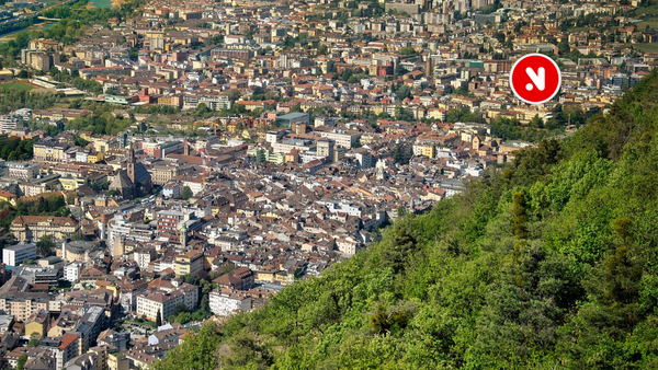 Randale und Diebstahl in Bozen: 30-Jähriger nach Flucht und Angriff auf Polizisten verhaftet