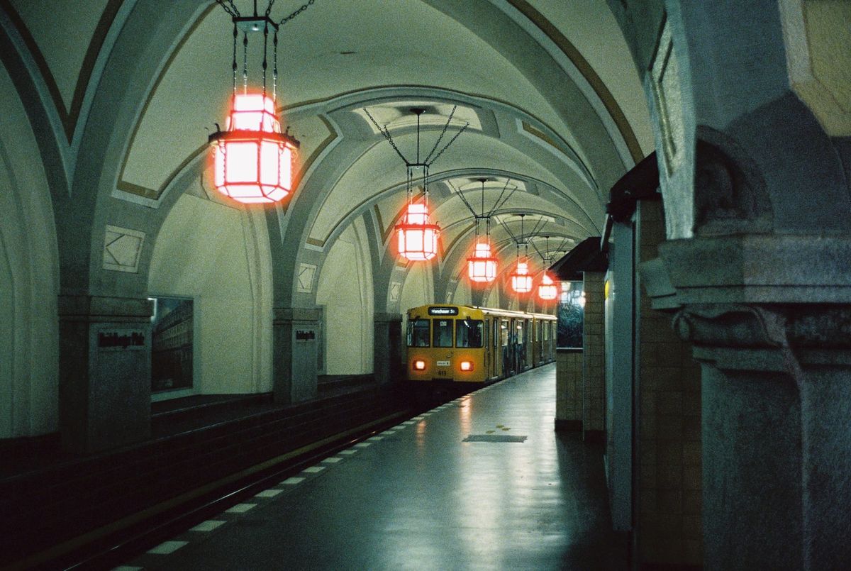 Should stablecoin transactions be reversible? (TWIF 9/26)