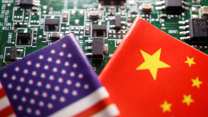 US Strengthens Restrictions in Chinese Tech Investments (TWIF-China 10/31)