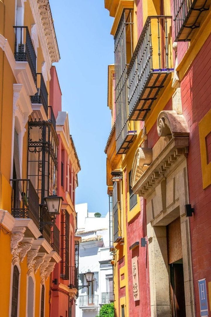 Dollar ⬇️, Bitcoin ⬆️ (TWIF 5/23)