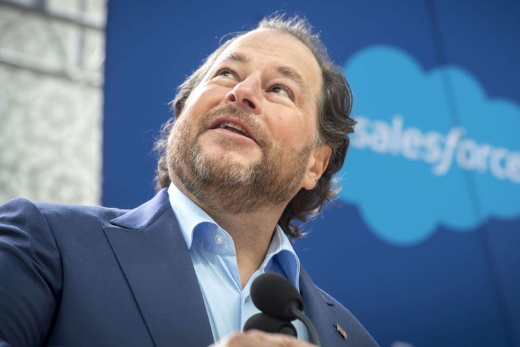 Salesforce Stock CRASHES 📉 Buy CRM vs ORCL vs ADBE (Stock Analysis)