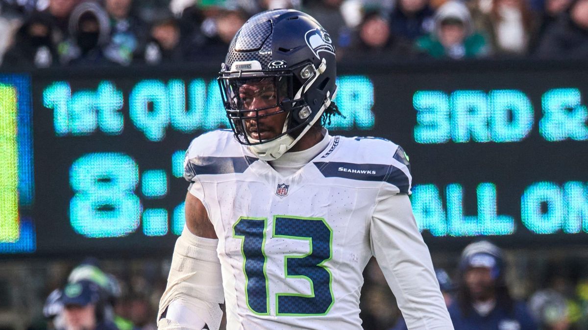 Seahawks Strike Bargain Extending Ernest Jones Through 2027
