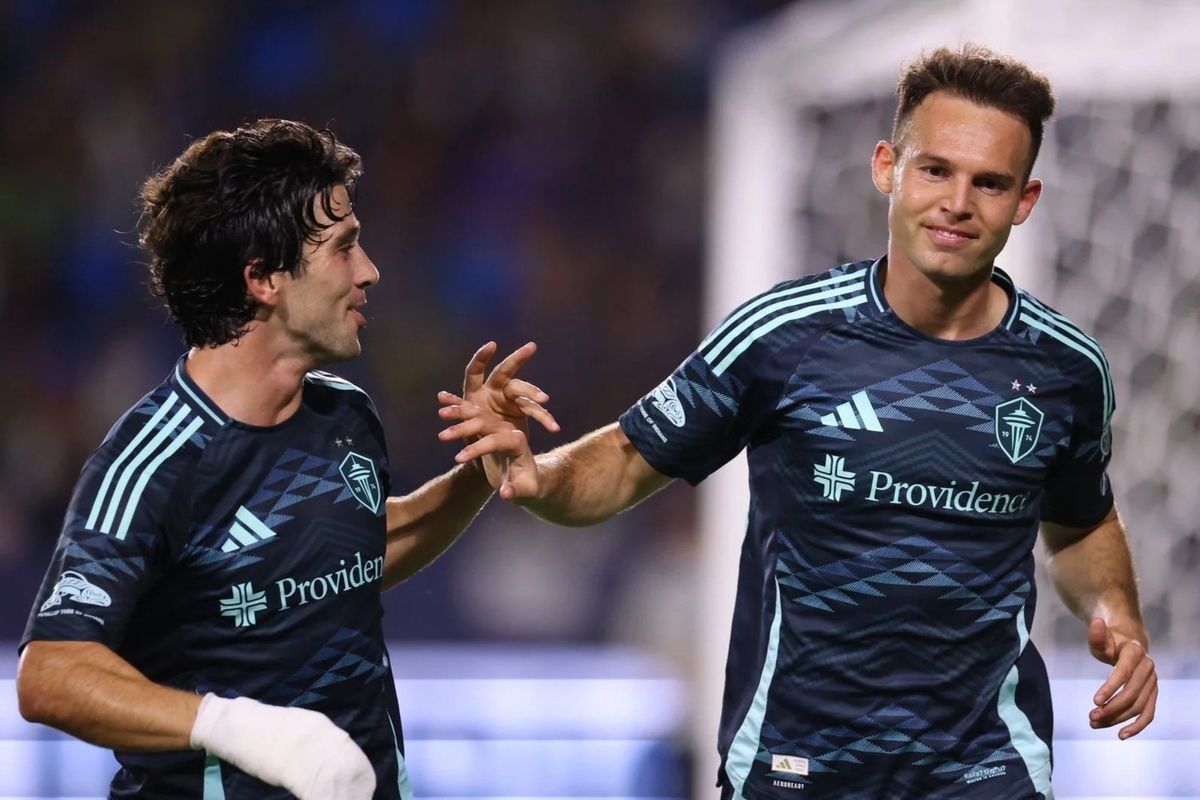 Sounders Maintain Strong Form, Dismantle Galaxy on the Road