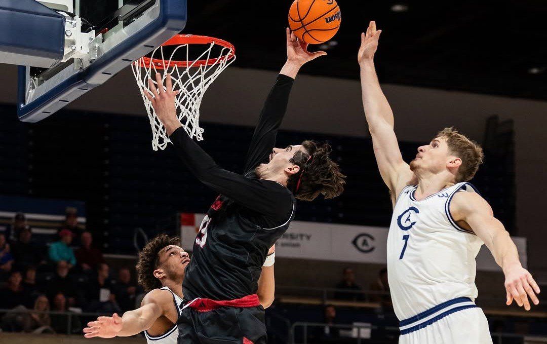 Late Free Throw Seals Redhawks’ 79-78 Victory at UC Davis, Runs Win Streak to Four Games