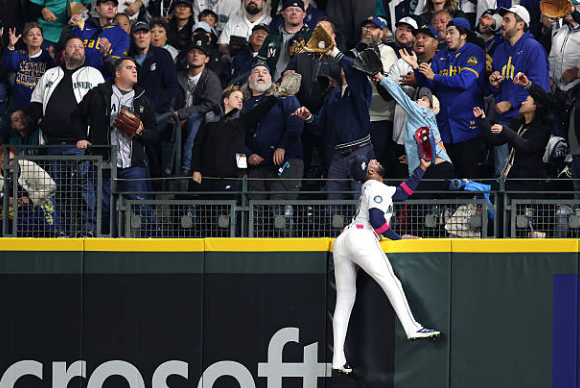Rapid Reaction: Blue Jays Obliterate Mariners in Ugly 14-3 Game 3 Rout