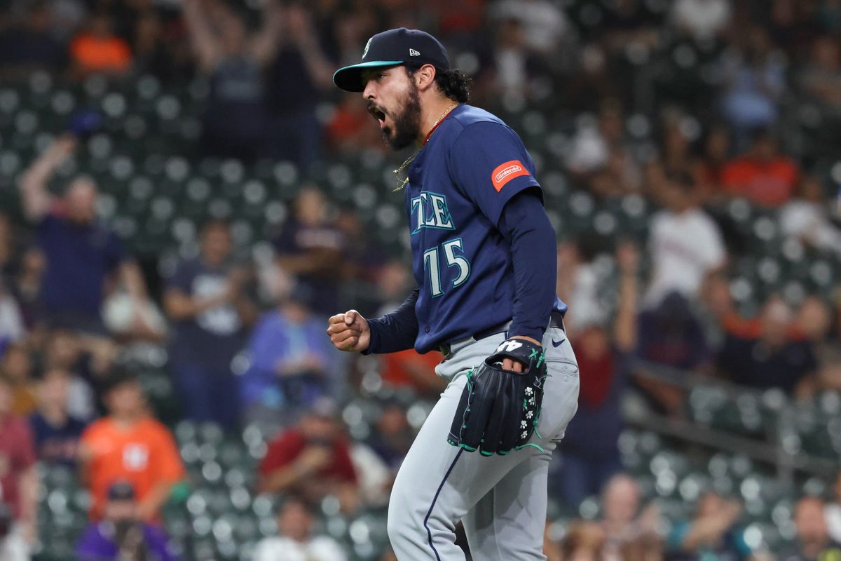 Bullpen Locks Down Four Frames, Mariners Eke Out 3-1 Win in Houston