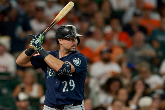 Bookends: Two Moments Shine in Mariners’ 6-4 Classic in Game Two