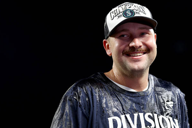 Raleigh Reaches 60, M’s Clinch AL West: Magical 9-2 Win Accomplishes Regular Season Goals