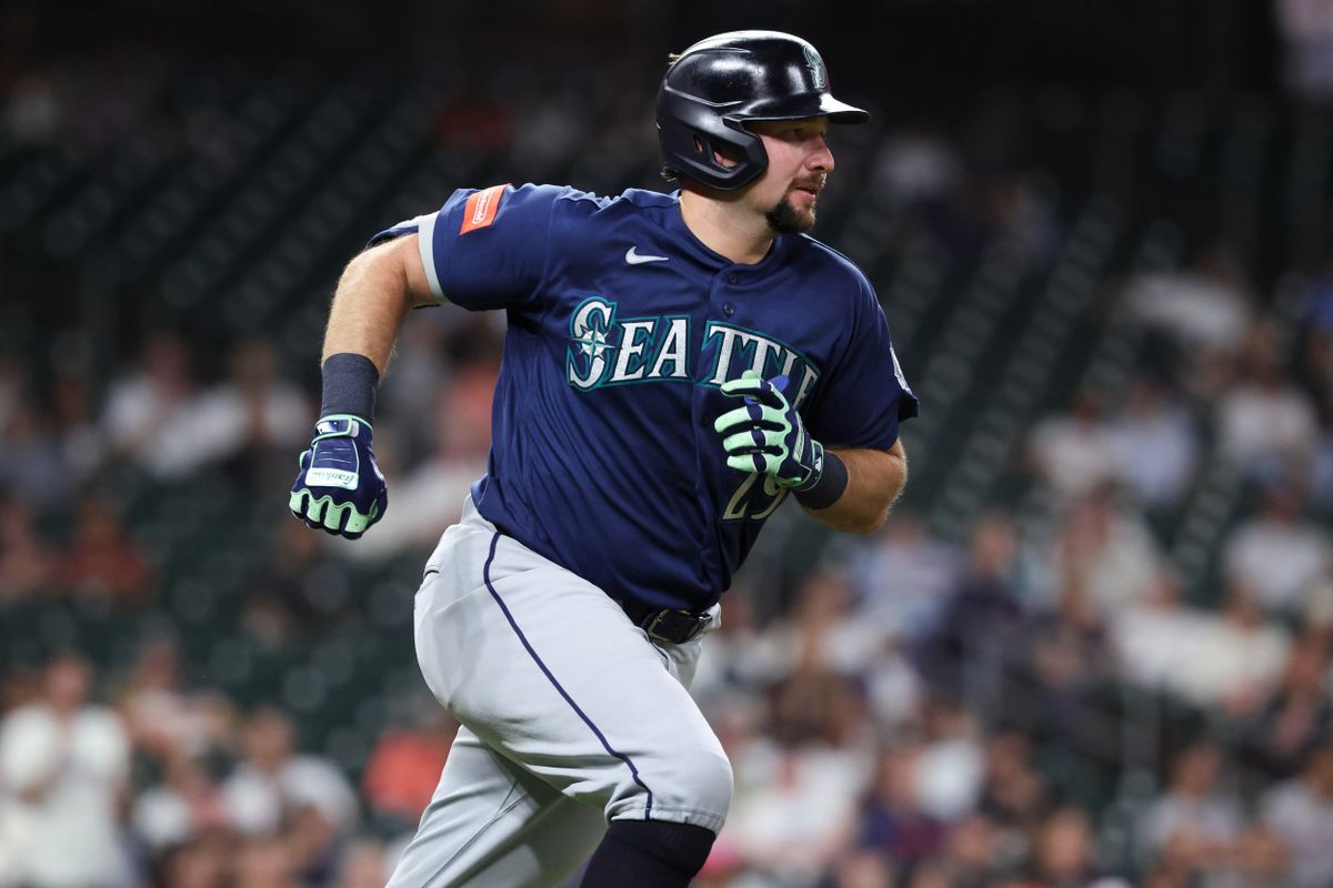Arozarena, Canzone Crush Stros Pitching, Raleigh Breaks Slump in 10-2 Mariner Win