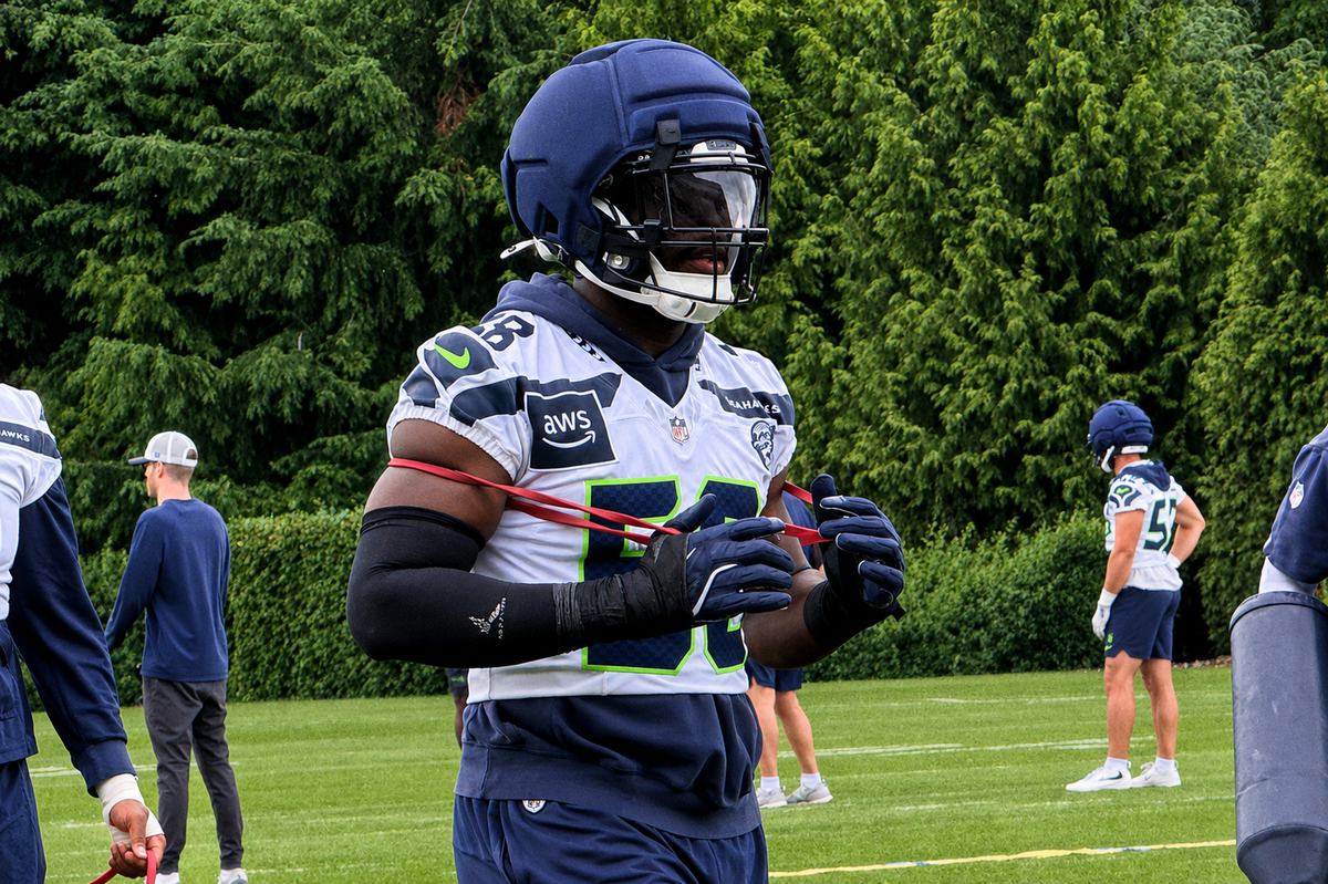 Derick Hall Rising Star for Seahawks Thanks to Screen Time on Hard Knocks