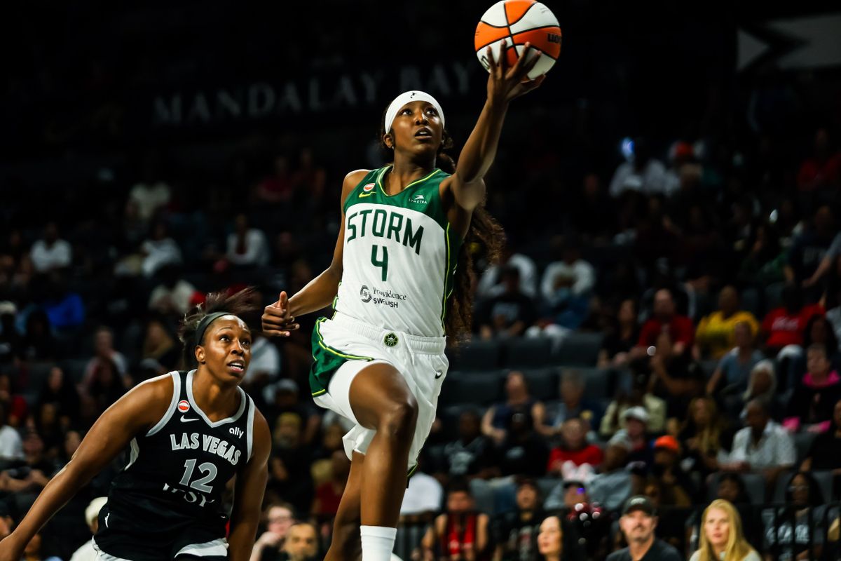 Instant Takeaways: Heroic Effort From Storm’s Johnson, Malonga Falls Flat vs. Aces