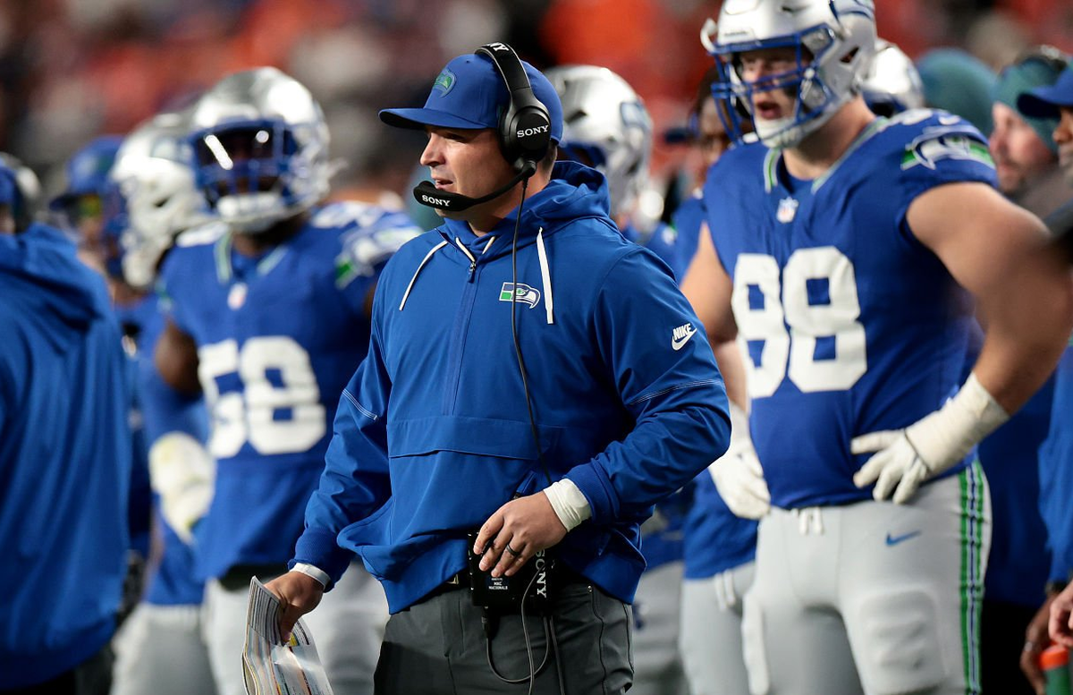 'It's a Team Game': Seahawks Not Panicking After Consecutive Losses, Looking to Solve Problems Collectively
