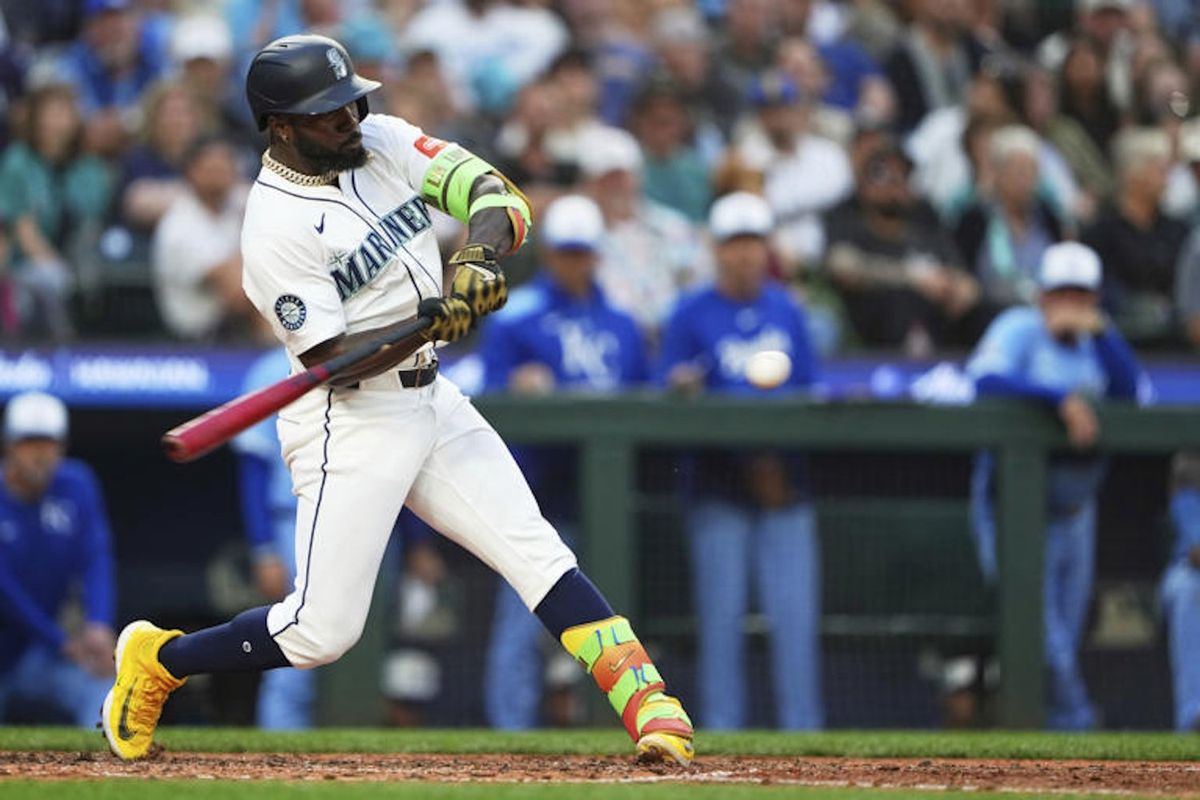 Sizzling Randy Arozarena, Mariners Grind Out 3-2 Win Over Royals
