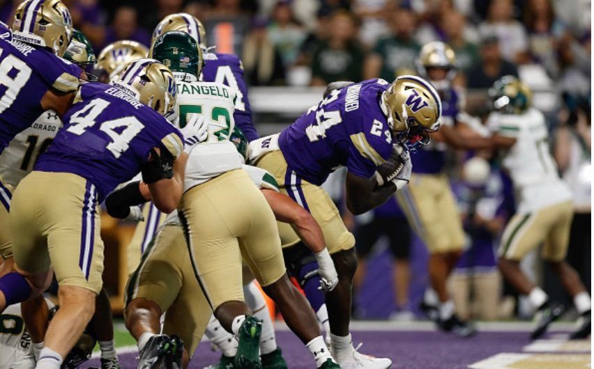 Huskies Shrug Off Slow Start, Open Season With 38-21 Win