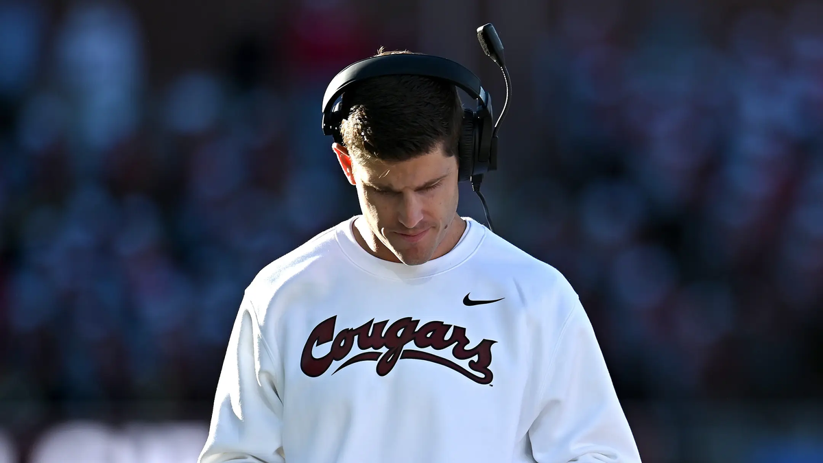 Washington State Blows Second-Half Lead in Crushing 17-16 Loss to Utah State